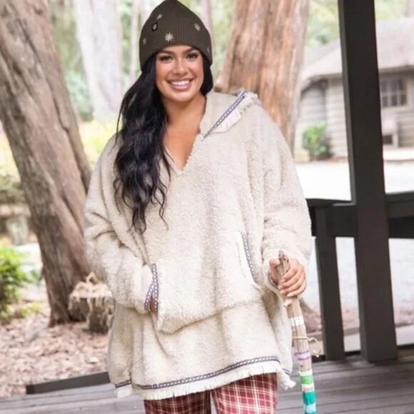 Natural Life Oversize Blanket Beige Teddy Sherpa Hoodie Pullover One Size - Picture 1 of 12